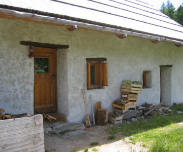 Grange d'alpage restaurée en gîte