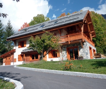 Facade sud est du chalet Pom Ecrins fini