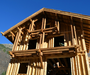 Vue d'ensemble de l'ossature bois, et balcons sur pendillards