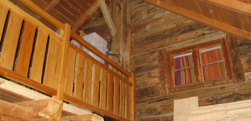 isolation laine de bois, murs en chanvre sur ossature bois, charpente mélèze du pays