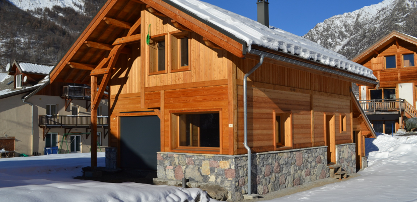 Le chalet du Fangeas à Pelvoux en hiver